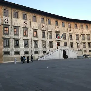 Luxury Tower House In Heart Of Guest house